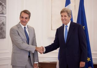 Μητσοτάκης σε Κέρι: Η Ελλάδα είναι αφοσιωμένη στην πράσινη ατζέντα