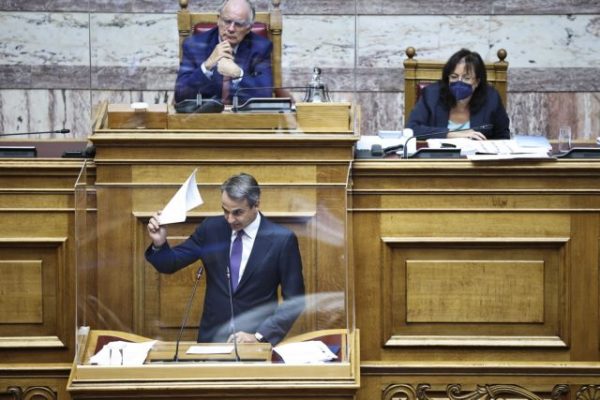 Μητσοτάκης προς Τσίπρα: Εγώ δεν γνωρίζω ποιον παρακολουθεί η ΕΥΠ – Επί των ημερών σας γνωρίζατε;