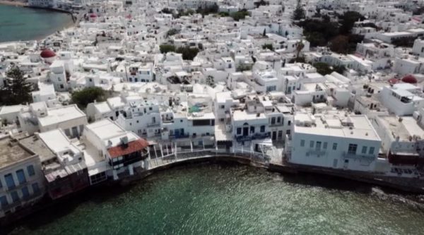 Παρέλαση αστέρων στα ελληνικά νησιά