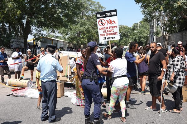 Ελαιώνας: Έκτακτο κάλεσμα για μπλόκο στην εκκένωση