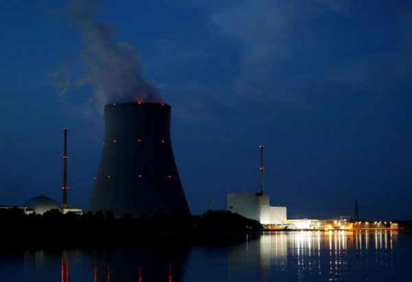 Ελβετία: Βουλευτές συλλέγουν υπογραφές για να μην κλείσουν τα πυρηνικά εργοστάσια