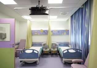 Κοροναϊός: Έχασε τη μάχη το τρίχρονο κοριτσάκι