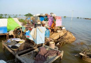 Πακιστάν: Με αργούς ρυθμούς φτάνει η ανθρωπιστική βοήθεια για τις πρωτοφανείς πλημμύρες