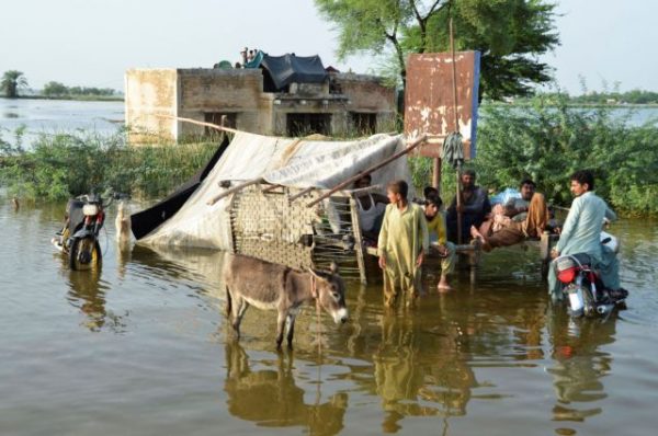 Πακιστάν: Ζητάει διεθνή οικονομική βοήθεια για να αντιμετωπίσει τις καταστροφικές πλημμύρες