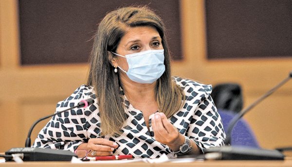 Παπαευαγγέλου στο in για σχολεία: «Ούτε υποχρεωτική μάσκα, ούτε self test»