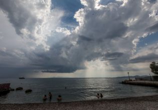 Καιρός: Βροχές, καταιγίδες και χαλαζοπτώσεις την Τρίτη – Οι πιο επικίνδυνες περιοχές