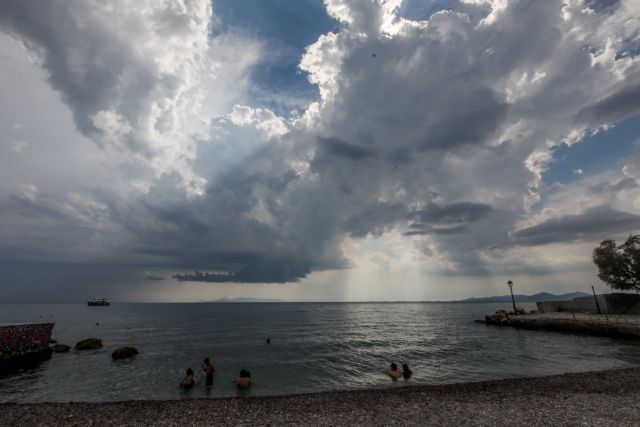 Καιρός: Βροχές, καταιγίδες και χαλαζοπτώσεις την Τρίτη – Οι πιο επικίνδυνες περιοχές