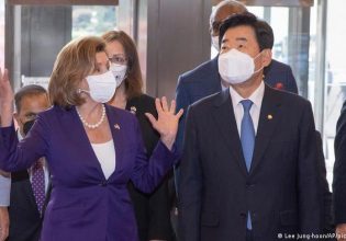 Β. Κορέα: Αποδοκιμάζει την επίσκεψη Πελόζι στη Ν. Κορέα – «Καταστροφέας της διεθνούς ειρήνης»