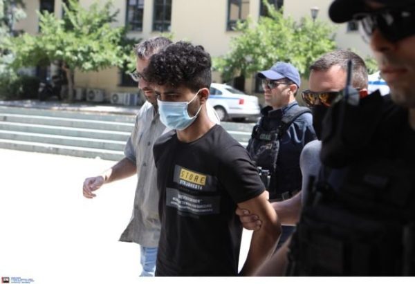 Γυναικοκτονία στο Περιστέρι: Έφτασε στον ανακριτή ο 20χρονος