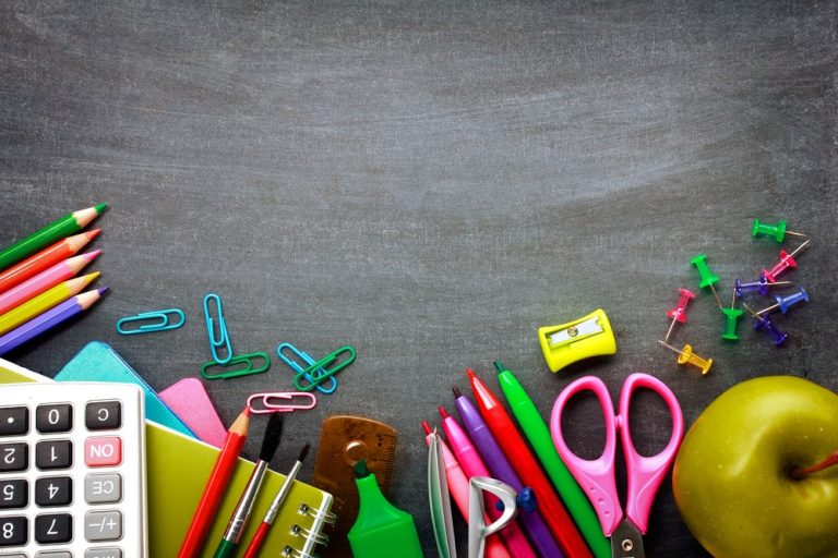 Back to School: Tips για να κρατήσετε χαμηλά το κόστος των σχολικών