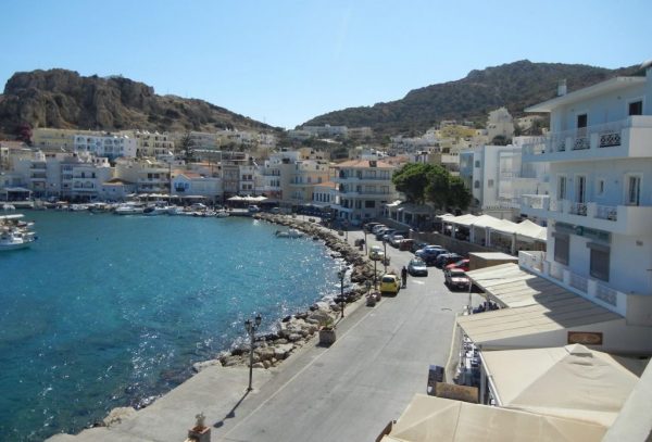 Κάσος: Έσπασε το χέρι της και αναγκάστηκε να πάει στην… Κάρπαθο για να κάνει ακτινογραφία