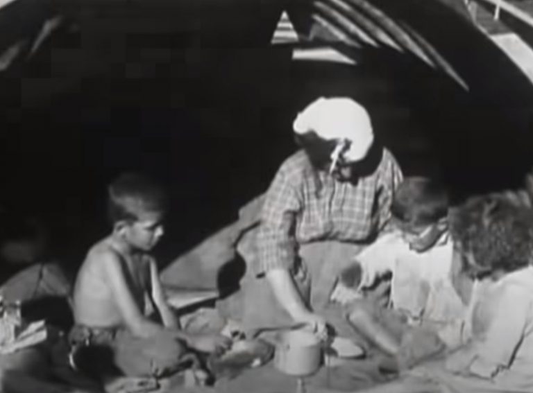 Μικρασιατική Καταστροφή: Σπάνιες εικόνες πριν και μετά την αρχή του τέλους του μικρασιατικού Ελληνισμού