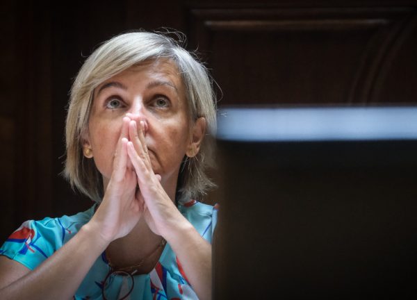 Πορτογαλία: Πώς ο θάνατος μίας εγκύου οδήγησε στην παραίτηση της υπουργού Υγείας