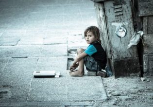 Νέα Ζηλανδία: Σοκαριστική έρευνα δείχνει τη σκληρη πραγματικότητα της παιδικής φτώχειας μέσα από κάμερες σώματος
