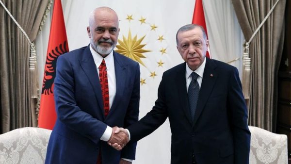 Ράμα: Συνάντηση με Ερντογάν και «νομιμοποίηση» ψευδοκράτους με Τατάρ (εικόνες)