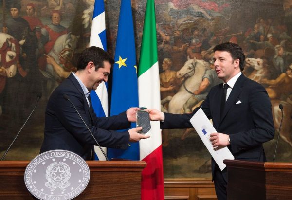 Ο Ρέντσι συγχαίρει Τσίπρα για την έξοδο από την ενισχυμένη εποπτεία