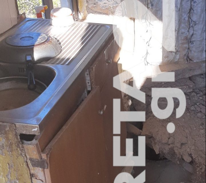 Κρήτη: Η ηλικιωμένη που καταπλακώθηκε στο σπίτι της ταξίδεψε στο Ρέθυμνο για τη βάφτιση της εγγονής της