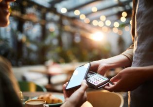 Τι είναι η τεχνολογία NFC, γιατί τη χρειάζεσαι και 6 κινητά της Xiaomi για να την βάλεις στη ζωή σου