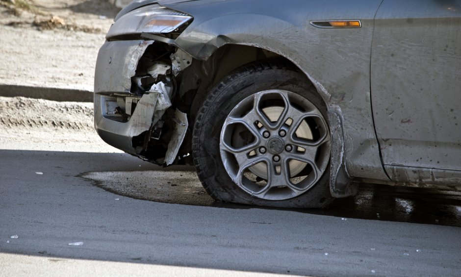 Μαρούσι: Τροχαίο στη λεωφόρο Κηφισίας – Αυτοκίνητο προσέκρουσε σε κολόνα