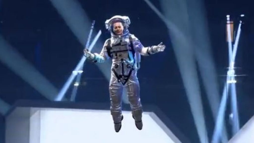 Σάλος με την εμφάνιση του Τζόνι Ντεπ στα MTV – Δίχασε το Twitter η στολή αστροναύτη [Βίντεο]