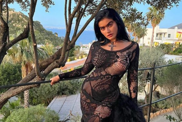 Σοφία Χατζηπαντελή: Ποζάρει ολόγυμνη και το Instagram την αποθεώνει