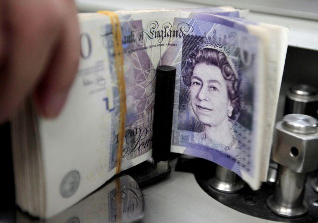 Βρετανία: Προς τις μεγαλύτερες απώλειες έναντι του δολαρίου από τον Σεπτέμβριο του 2020 η λίρα