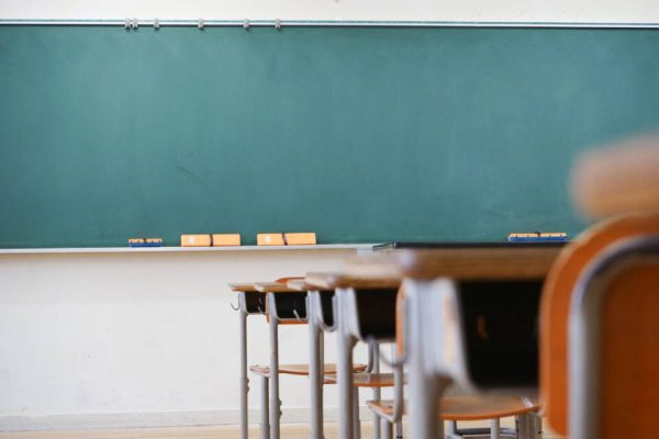 Σχολεία: Άνοιγμα χωρίς υποχρεωτικές μάσκες – Τι θα γίνει με τα self tests