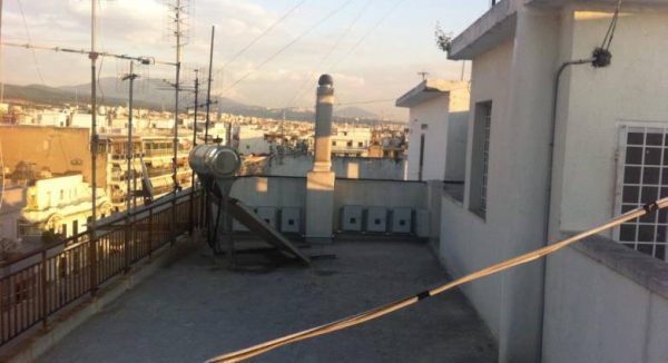 Ηράκλειο: Νοικιάζουν σε τουρίστες ακόμα και… ταράτσα πολυκατοικίας