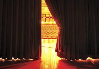 Αγαπημένος ηθοποιός εγκαταλείπει την υποκριτική: «Καλύτερα να μη με δείτε κι εμένα να ξεχνάω τα λόγια μου»