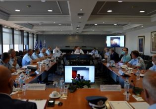Θεοδωρικάκος: «Αυστηροί έλεγχοι από την ΕΛΑΣ για τη βία στα γήπεδα- Κανένα από τα μαγαζιά χουλιγκανισμού δεν θα ξανανοίξει»