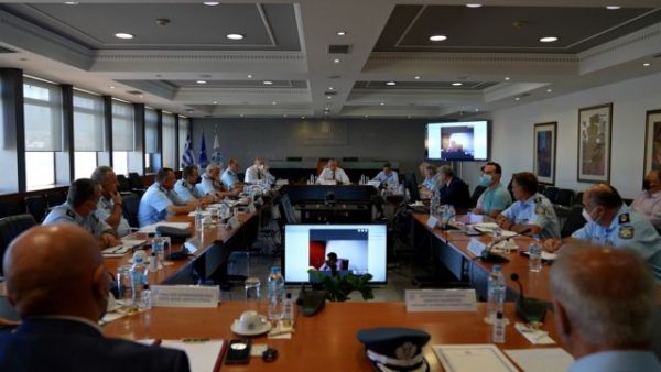 Θεοδωρικάκος: «Αυστηροί έλεγχοι από την ΕΛΑΣ για τη βία στα γήπεδα- Κανένα από τα μαγαζιά χουλιγκανισμού δεν θα ξανανοίξει»