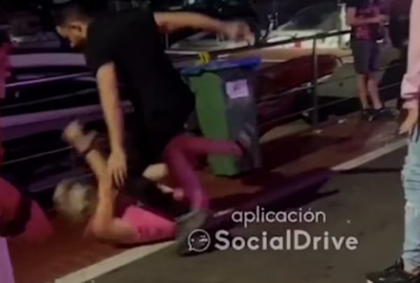 Ισπανία: Πορτιέρηδες ξυλοκοπούν τουρίστριες έξω από κλαμπ στην Ισπανία