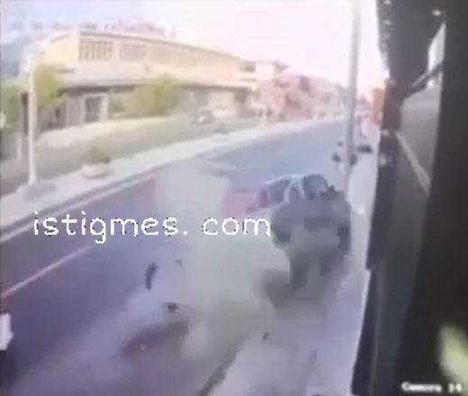 Βόλος: Βίντεο ντοκουμέντο από το τροχαίο μετά από κόντρες αυτοκινήτων - Η στιγμή της σφοδρής σύγκρουσης