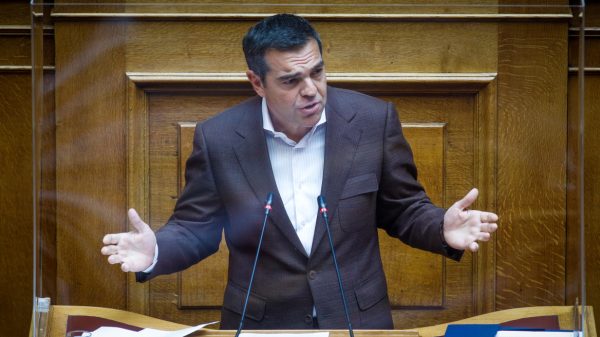 Υποκλοπές: Σκληρό ροκ από Κουμουνδούρου για τις παρακολουθήσεις