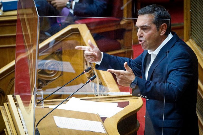 «Βολές» Τσίπρα σε Μητσοτάκη: Εσείς δώσατε εντολή να παρακολουθήσουν τον Ανδρουλάκη