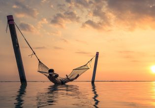 Μύκονος: Πάντα υπάρχει εναλλακτική… – Το ωραιότερο ηλιοβασίλεμα στο πιάτο του και τζάμπα