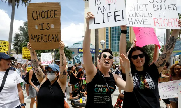 Σάλος στις ΗΠΑ: 16χρονη ορφανή δεν είναι «αρκετά ώριμη» για να κάνει άμβλωση