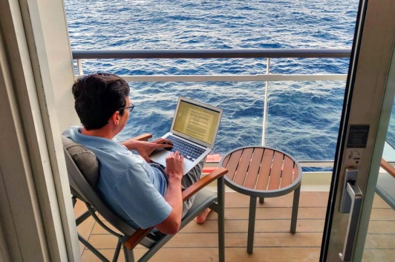 SpaceX: Δορυφορικό Ίντερνετ τώρα και για κρουαζιερόπλοια