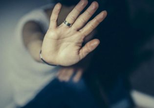 Ο εφιάλτης μιας 17χρονης: Πρώην σύντροφός της την κακοποιούσε καθημερινά επί δέκα μήνες