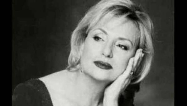 Αφιέρωμα στη σπουδαία Βίκυ Μοσχολιού στο Ηρώδειο