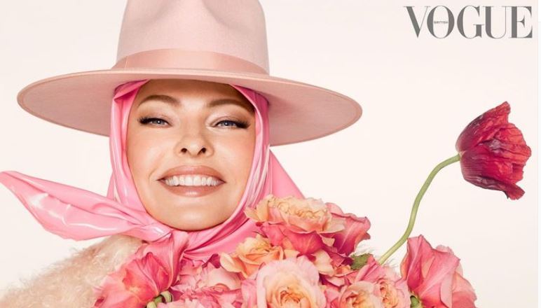 Σοκάρει η Λίντα Εβανγκελίστα: Ποζάρει στη Vogue με λάστιχα και ταινίες στο πρόσωπο
