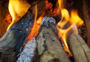 Ενεργειακή κρίση: Θα καταλήξουμε ξανά στην ξυλόσομπα – Από 1,80 θα ξεκινήσει η τιμή του πετρελαίου θέρμανσης