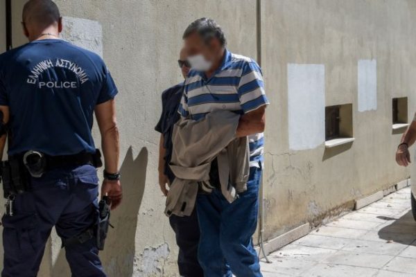 Ιωάννινα: Ελεύθερος με περιοριστικούς όρους ο αντιδήμαρχος Ζίτσας για τον βασανισμό του γαϊδάρου