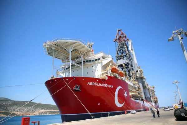 Το τουρκικό γεωτρύπανο ετοιμάζεται για έρευνες – Ελλάδα και Κύπρος χτίζουν διπλωματικό τείχος