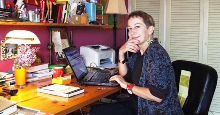 Λένα Διβάνη: «Για να θυμηθούμε τι θα πει γυναίκα με Γ κεφαλαίο»