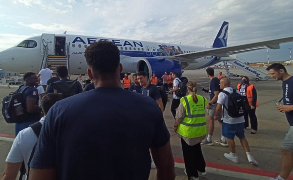 «Πέταξε» για Βελιγράδι με το γαλανόλευκο αεροπλάνο της η Εθνική (pic)