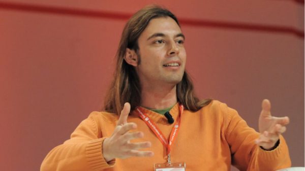 Το «όλα τζάμπα» του Κρίτωνα και τα «λεφτόδεντρα» που ξαναφυτρώνουν στην Ελλάδα