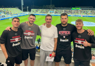 Στο γήπεδο για την Εθνική ο Ολυμπιακός (pic)