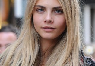 Κάρα Ντέλεβιν: Η πρώτη δημόσια εμφάνιση μετά το βίντεο με την αλλοπρόσαλλη συμπεριφορά της