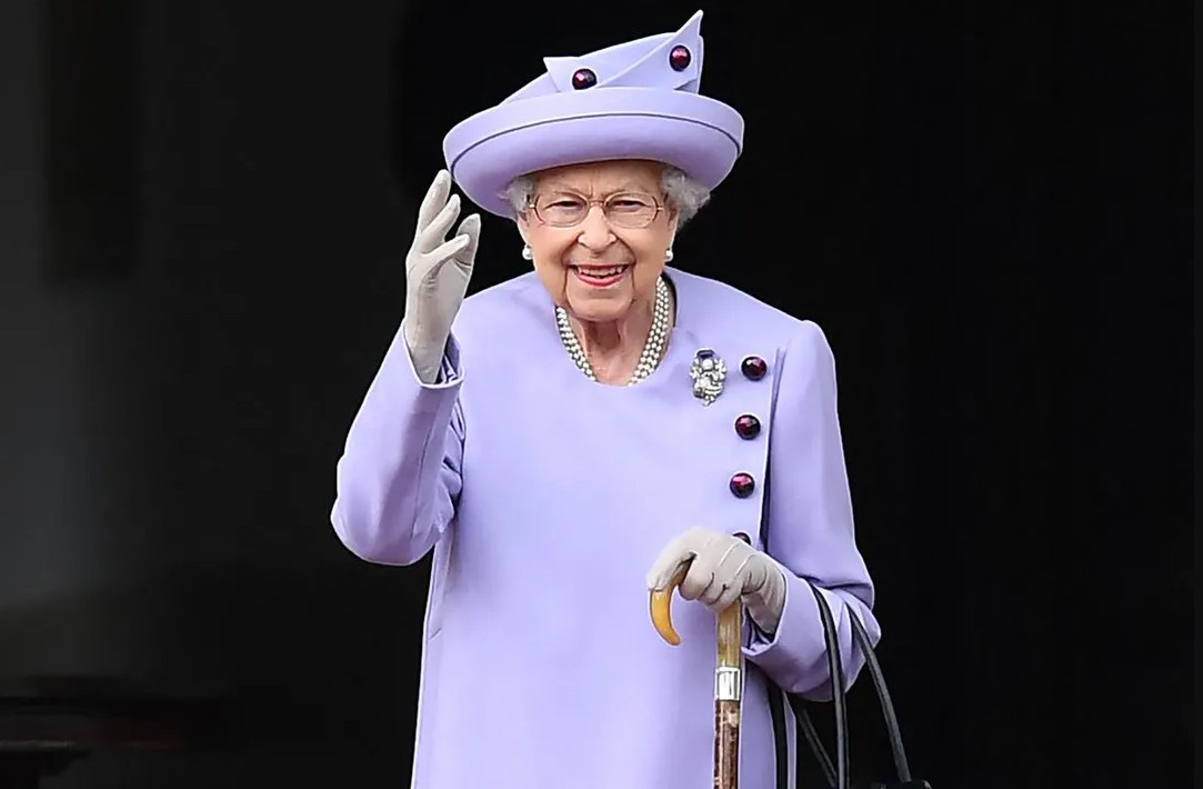 Βασίλισσα Ελισάβετ: Το απίθανο σχόλιο τραγουδίστριας για τον θάνατό της, που θα συζητηθεί